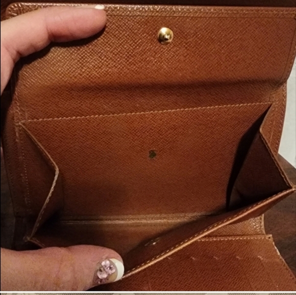 Louis Vuitton Triple Fold Wallet - Picture 7 of 8